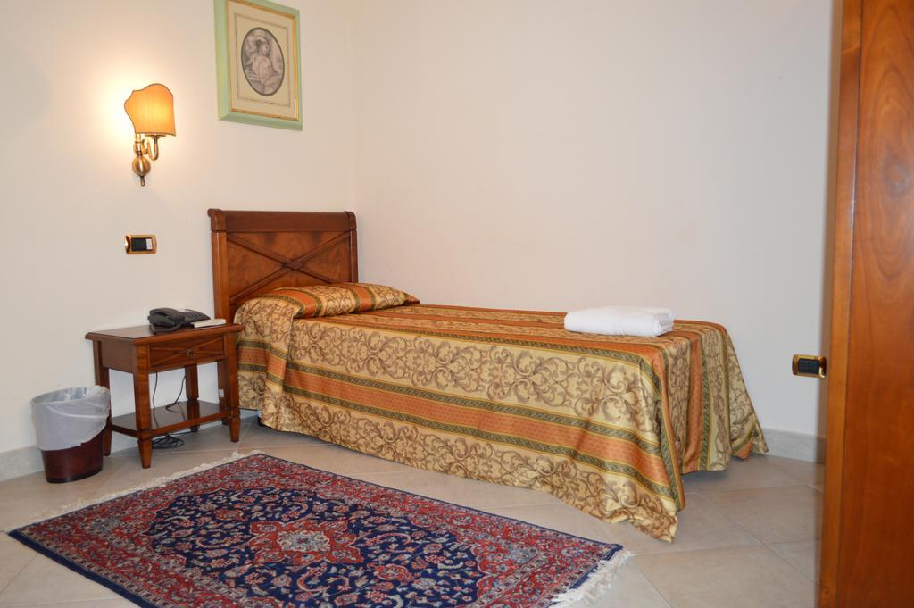 Hotel Delle Palme Falcone Habitación foto