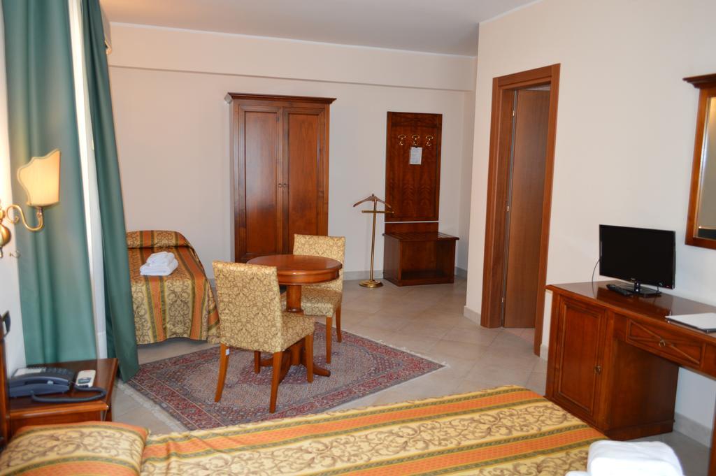 Hotel Delle Palme Falcone Habitación foto