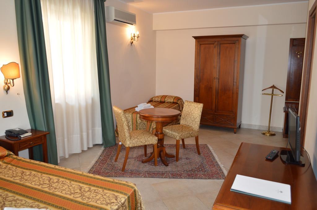 Hotel Delle Palme Falcone Habitación foto